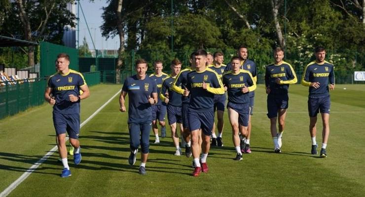 Сборная Украины в Кардиффе начала подготовку к матчу с Уэльсом
