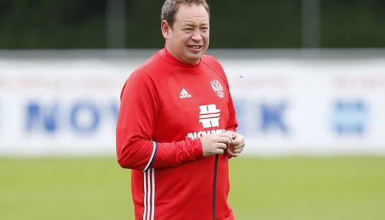 Сборная России перед Евро-2016 может лишиться тренера