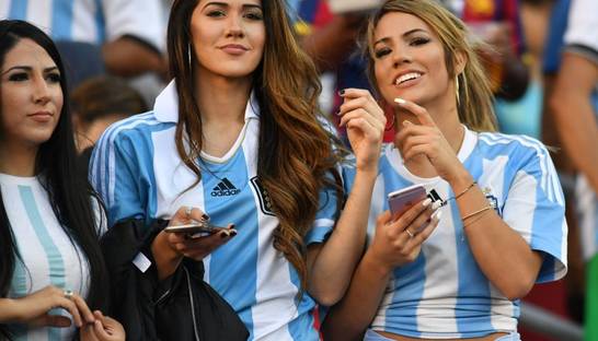 Латинская поддержка: Самые красивые болельщицы Копа Америка