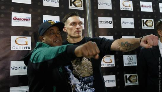 Тренер: Хочу, чтобы Усик измотал на ринге Гловацки, а потом закончил бой досрочно