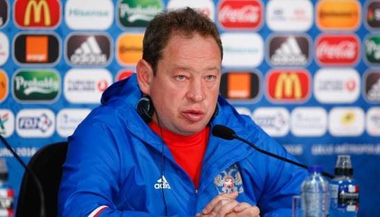 Сборная России после неудачи на Евро-2016 лишилась главного тренера