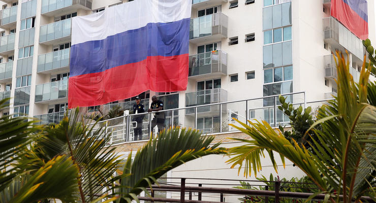 В олимпийской деревне в Рио сорвали флаг России