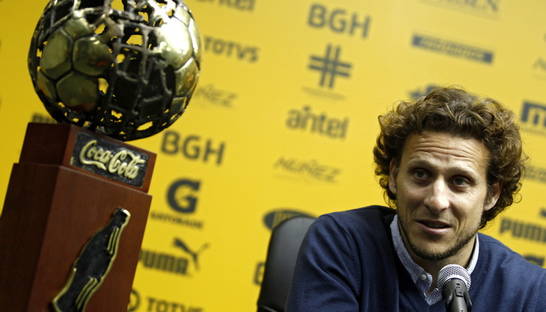 Форлан: Игроки МЮ сказали, что Челси и рядом не стоит с Арсеналом и Ливерпулем