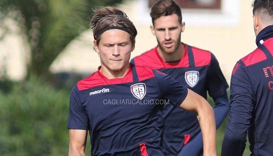 Украинский полузащитник подписал контракт с Кальяри