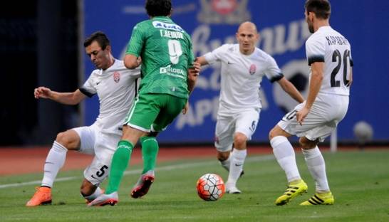 Заря ушла от поражения в матче с Карпатами