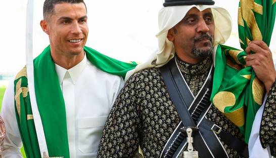 С саблей наголо: Роналду предстал в необычном образе в Саудовской Аравии