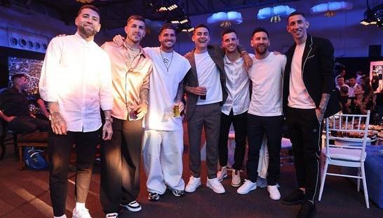 Короли и их королевы: Сборная Аргентины провела закрытую вечеринку в честь победы на ЧМ-2022