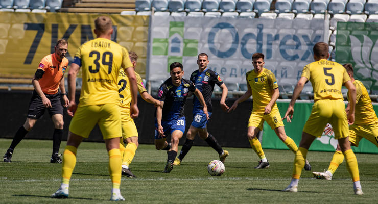 Днепр-1 обыграл Черноморец в матче со скандальными решениями судьи