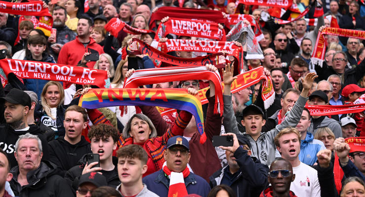 "Вы точно не можете позволить себе купить Беллингема?": фанаты Ливерпуля в ярости из-за цен на форму