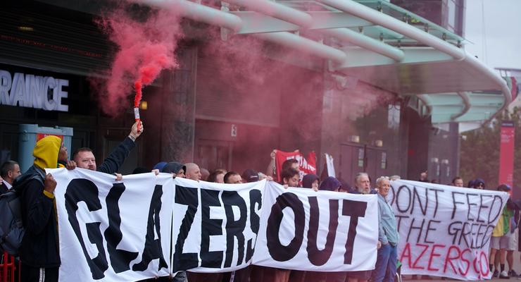 Фанаты МЮ снова вышли на протест против владельцев клуба