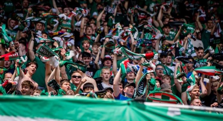 Фанаты польского клуба вывесили антиукраинские баннеры во время матча
