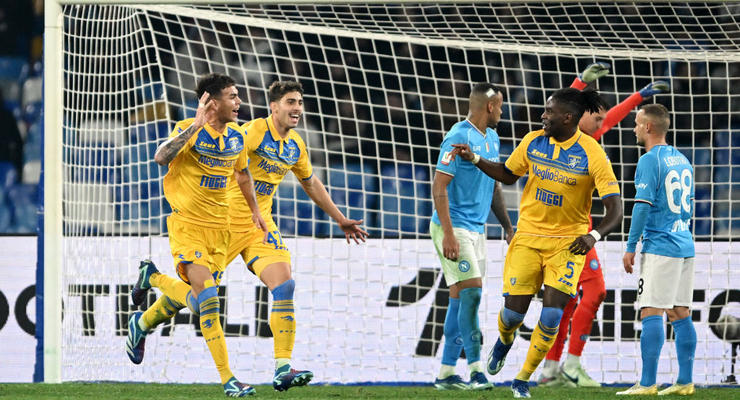 Фрозиноне сенсационно выбил Наполи из Кубка Италии