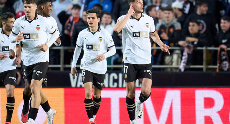 Первый гол Яремчука в Ла Лиге и победа Валенсии в обзоре матча с Вильярреалом