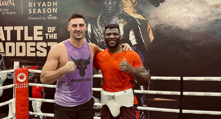 Непобежденный украинский боксер помогает Нганну готовиться к бою с Джошуа