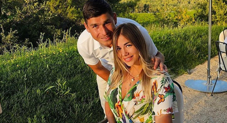Жена Малиновского - Сабо: Не все жены футболистов - необразованные дурочки