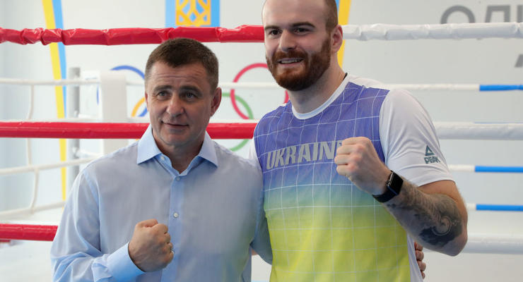 Украинский боксер победил соперника в первом же раунде