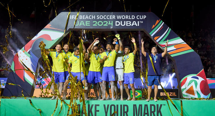 Бразилия в рекордный шестой раз стала чемпионом мира по пляжному футболу