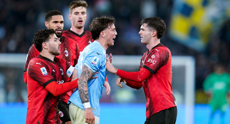 Милан вырвал победу над Лацио, завершив матч с численным преимуществом в три игрока