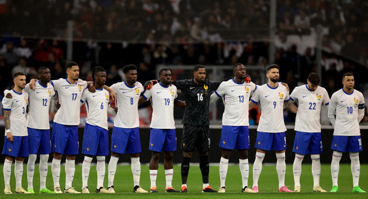 Игроки сборной Франции устроили дебош в отеле после победы над Чили