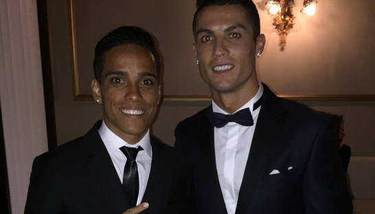 Обладатель премии Пушкаша намерен продать награду за кругленькую сумму ради видеоигр