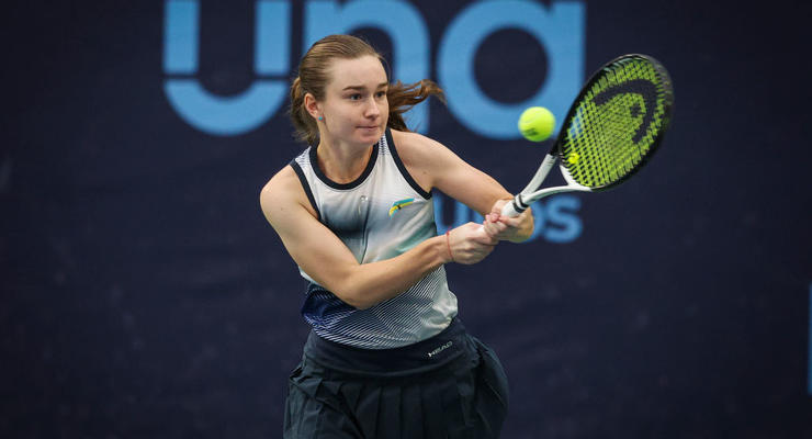 Украинская теннисистка стала чемпионкой турнира в Грузии, победив россиянку в финале