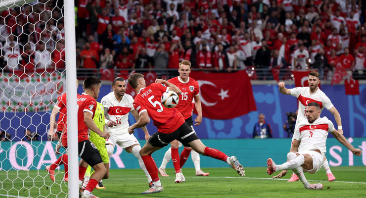 Турция забила самый быстрый гол в истории плей-офф чемпионата Европы