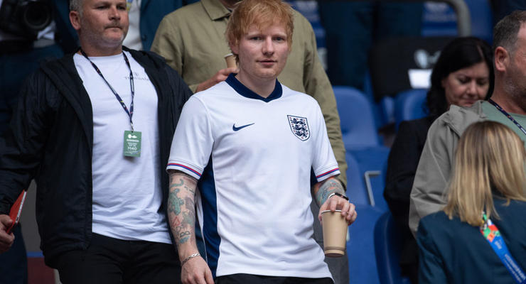 Знаменитий співак провів концерт для збірної Англії перед чвертьфінальним Євро-2024